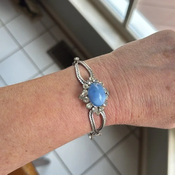 Vintage Faux Blue Moonstone and Rhinestone Wheat chain Bracelet. SIZE 7.5” - Picture 8 of 10